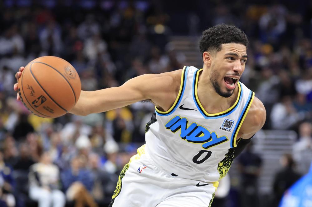 在他的足球 在他的足球